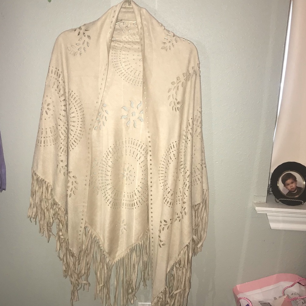 Shawl with fringe